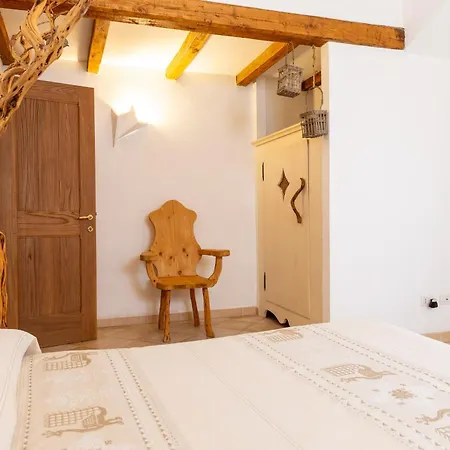 Βίλα Roccia San Pantaleo Όλμπια