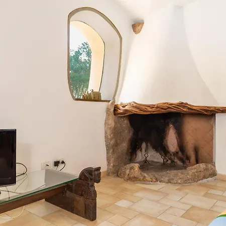 Roccia San Pantaleo Βίλα Όλμπια