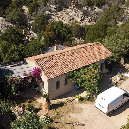 Roccia San Pantaleo Βίλα